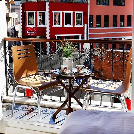 The House Next To Hotel Istanbul Exterior photo
